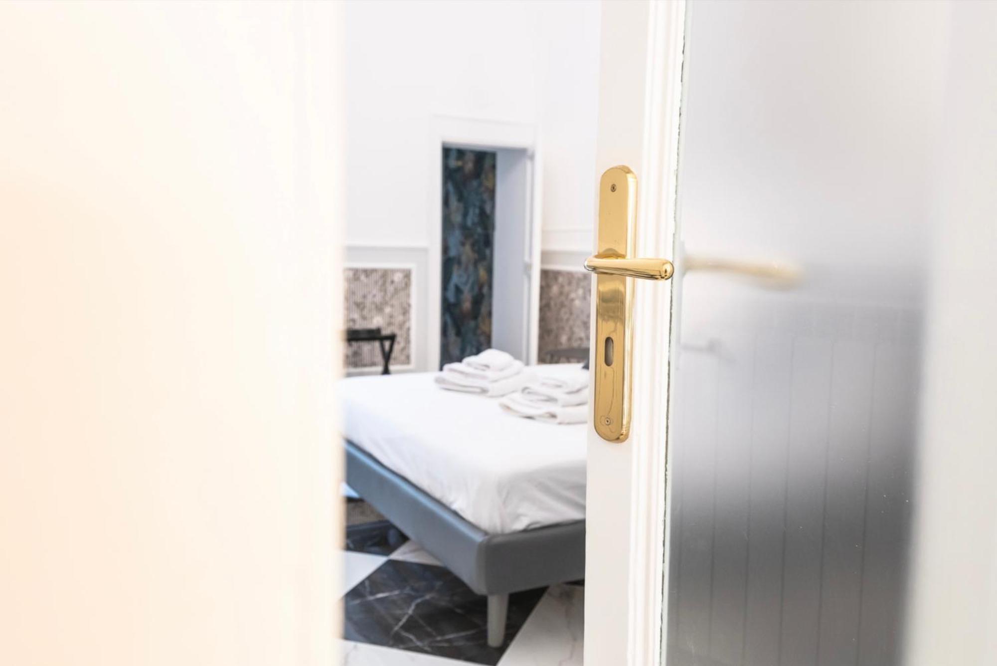 Nitti 76 Luxury Apartment Taranto Kültér fotó