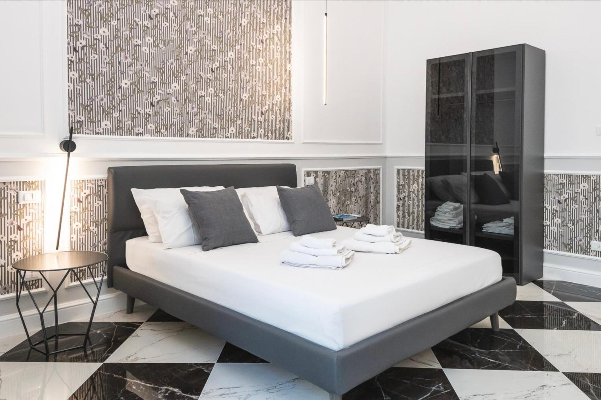Nitti 76 Luxury Apartment Taranto Kültér fotó